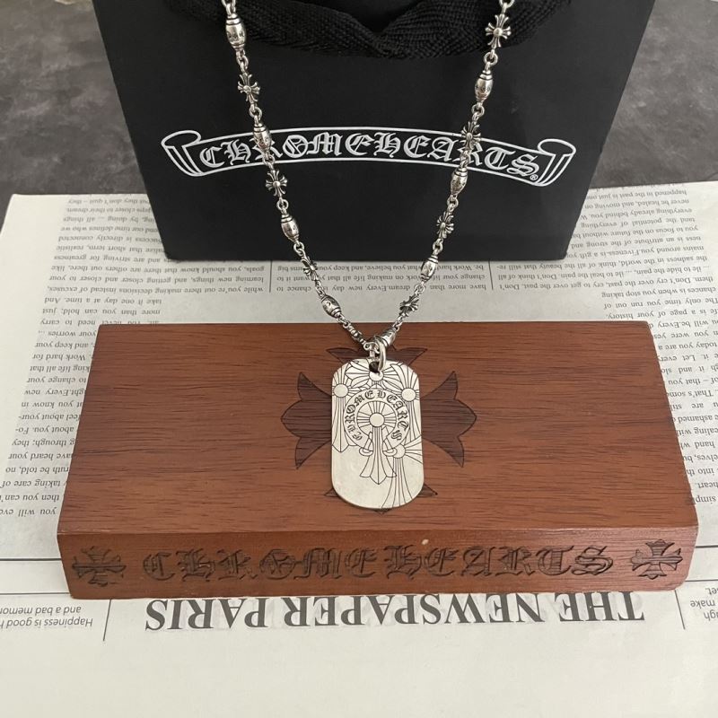 Ch**me He**ts necklaces